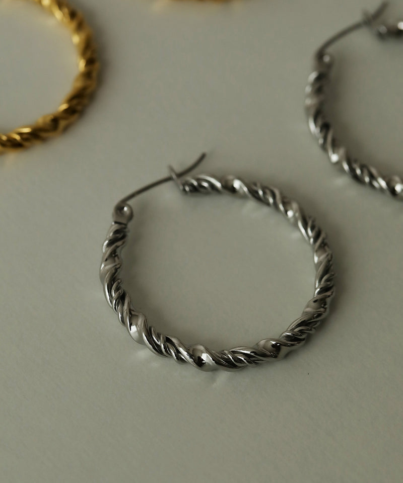 金属アレルギー対応 ツイストフープピアス 29mm サージカルステンレス