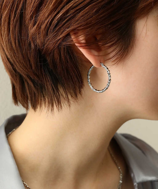 金属アレルギーを起こしにくいサージカルステンレス素材