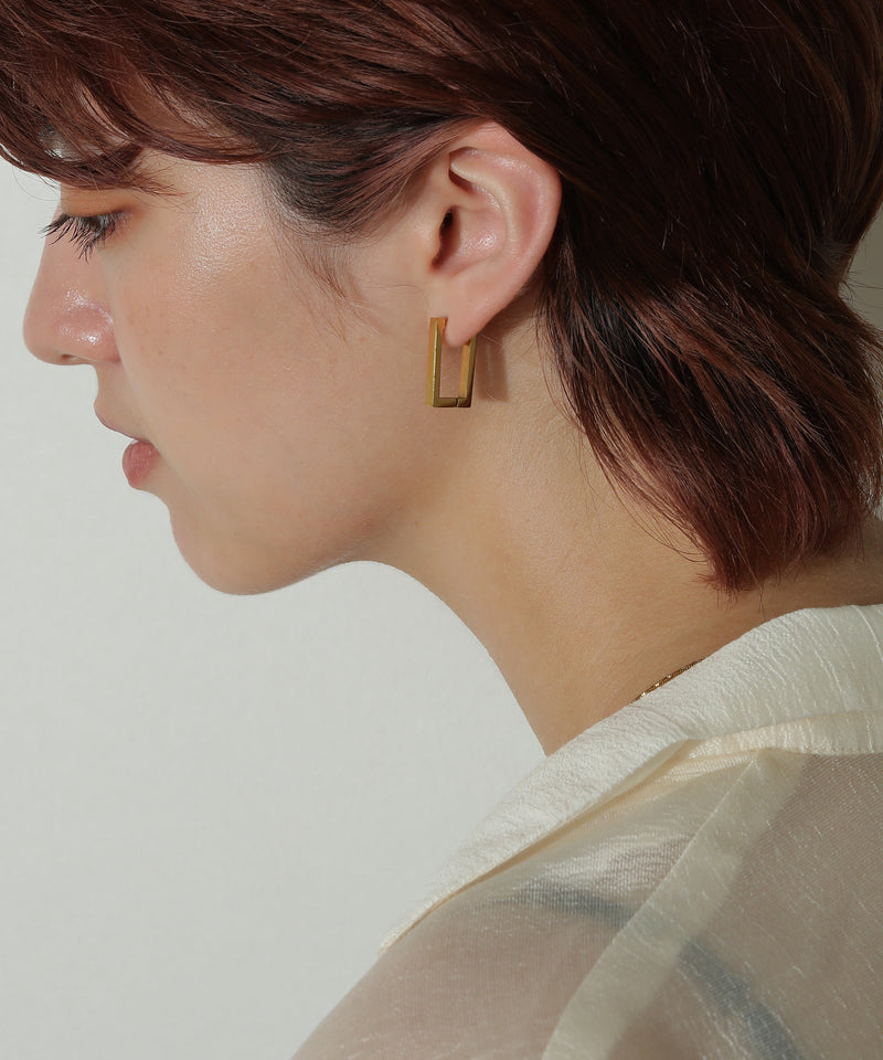 金属アレルギー対応 ロングスクエアデザインピアス 両耳用 サージカルステンレス