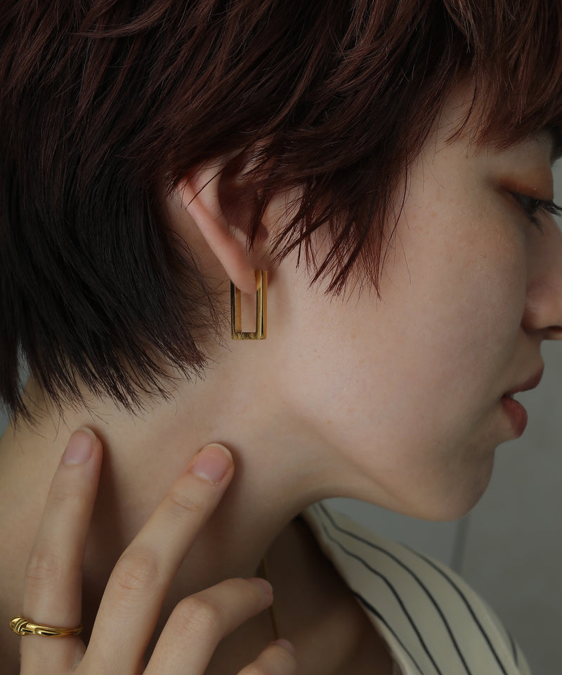 金属アレルギー対応 ロングスクエアデザインピアス 両耳用 サージカルステンレス