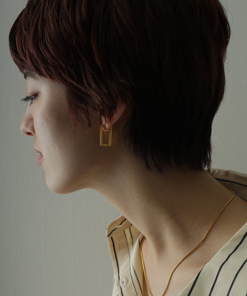 金属アレルギー対応 ロングスクエアデザインピアス 両耳用 サージカルステンレス
