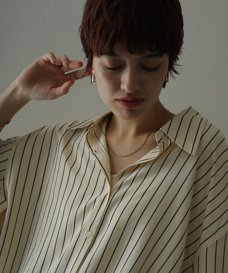 金属アレルギー対応 ロングスクエアデザインピアス 両耳用 サージカルステンレス