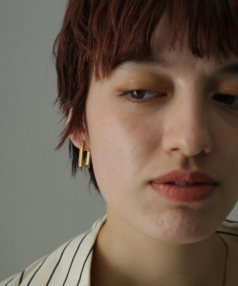 金属アレルギー対応 ロングスクエアデザインピアス 両耳用 サージカルステンレス