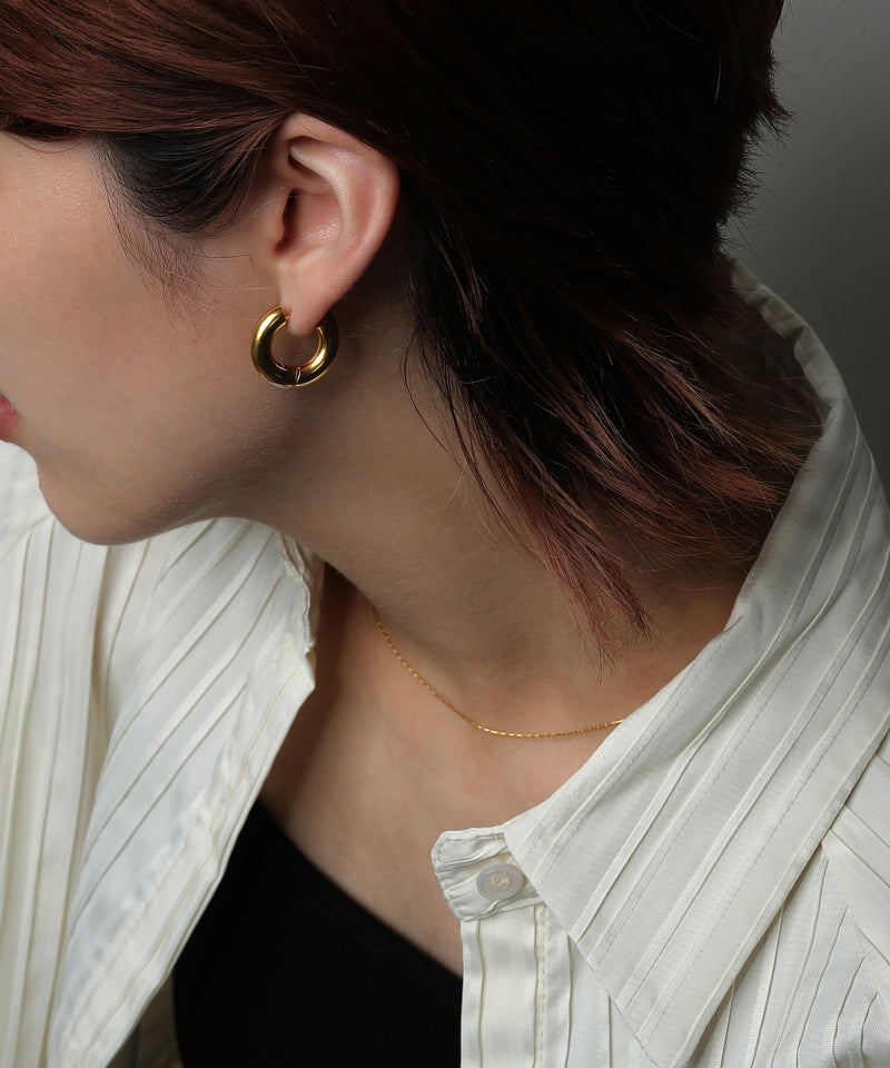 汗や水に強く変色しにくいためお風呂や温泉、海でもつけっぱなし◎