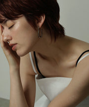 汗や水に強く変色しにくいためお風呂や温泉、海でもつけっぱなし◎