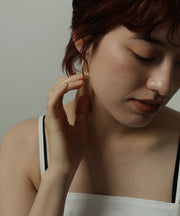 無駄のないシルエットにニュアンス感のある曲線