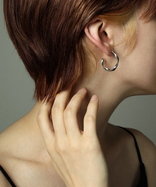 金属アレルギーを起こしにくいサージカルステンレス素材