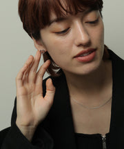 汗や水に強く変色しにくいためお風呂や温泉、海でもつけっぱなし◎