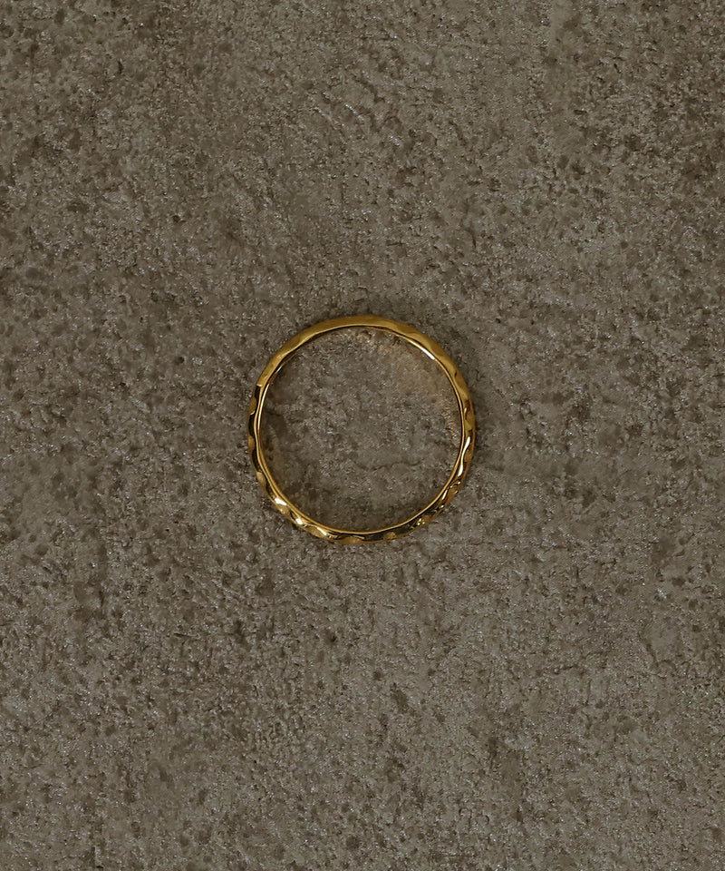 汗や水に強く変色しにくいためお風呂や温泉、海でもつけっぱなし◎