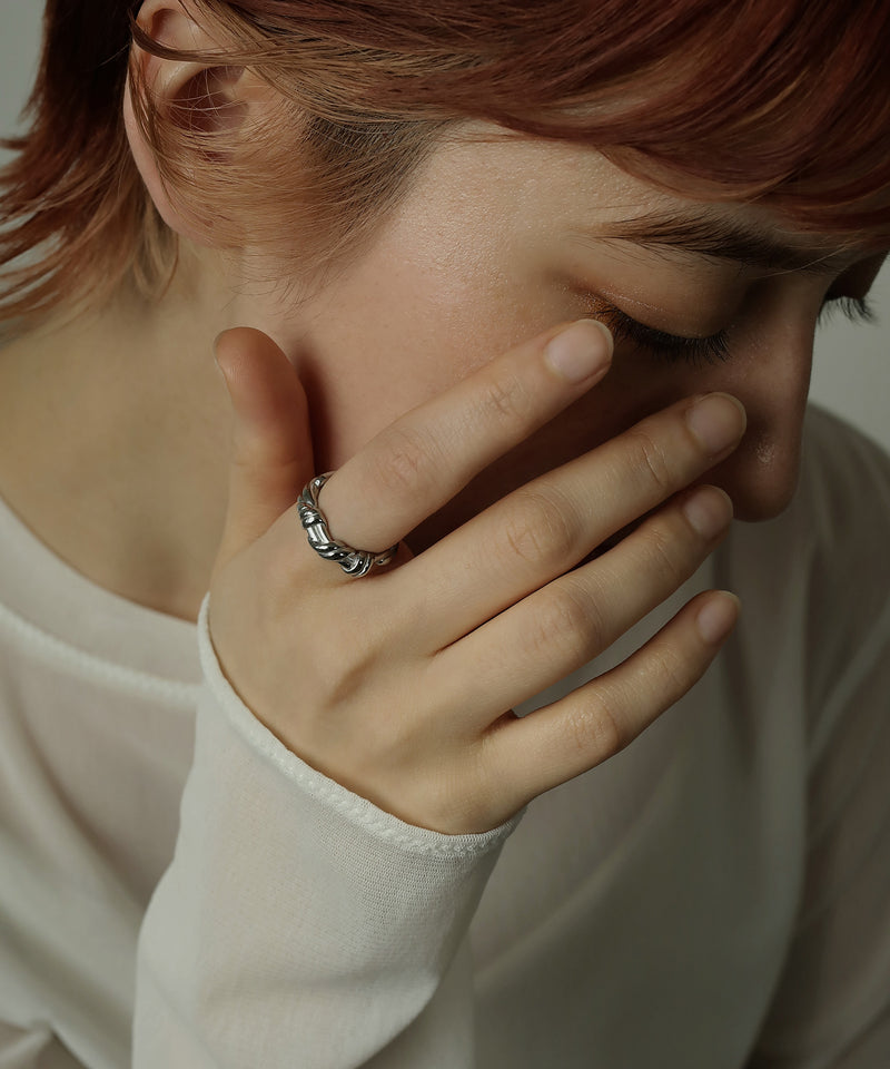 金属アレルギー対応 ニュアンスツイストデザインリング 11号 サージカルステンレ