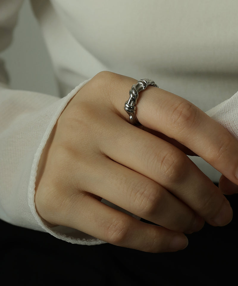 金属アレルギー対応 ニュアンスツイストデザインリング 11号 サージカルステンレ