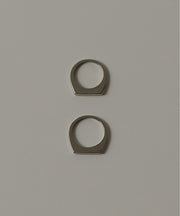 フラットなシルエットが魅力