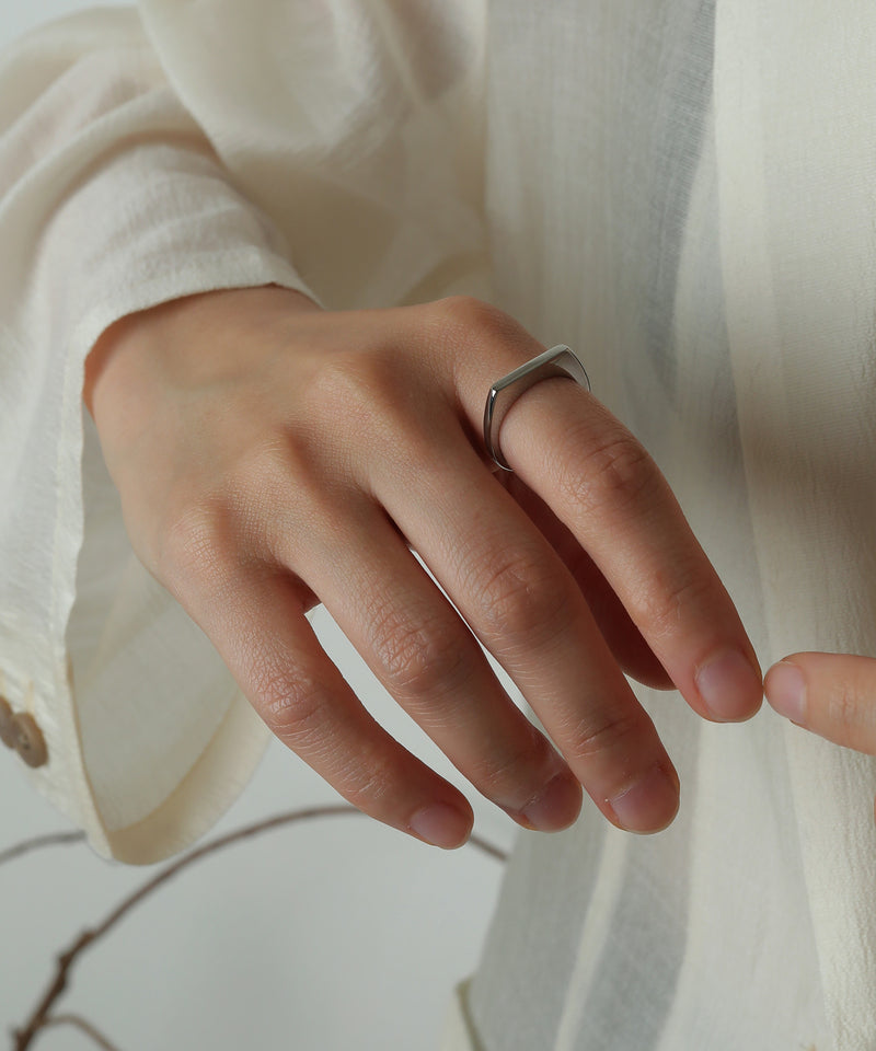 華奢ながらも存在感を放ちコーデのアクセントにピッタリ