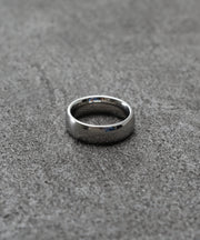 汗や水に強く変色しにくいためお風呂や温泉、海でもつけっぱなし◎