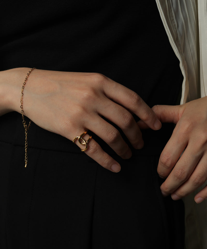 医療用器具にも使われているサージカルステンレス素材