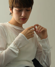 フラットなシルエットが特徴の華奢リング