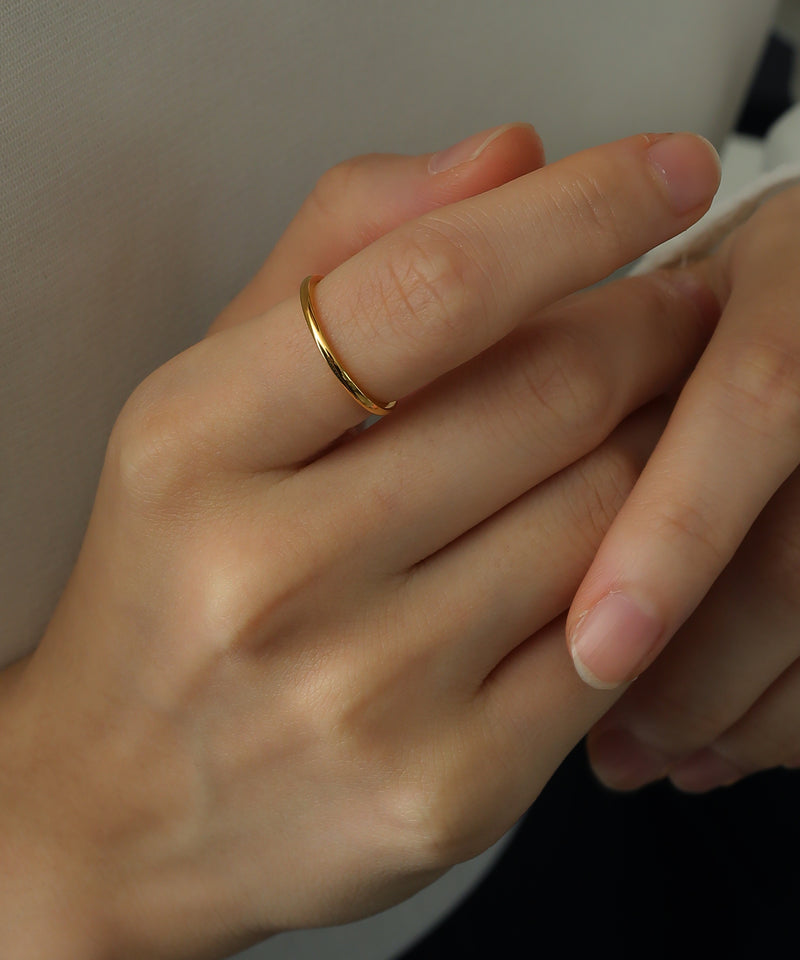 汗や水に強く変色しにくいためお風呂や温泉、海でもつけっぱなし◎