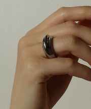 金属アレルギーを起こしにくいサージカルステンレス素材