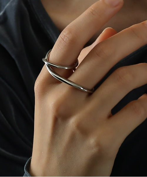 金属アレルギーを起こしにくいサージカルステンレス素材