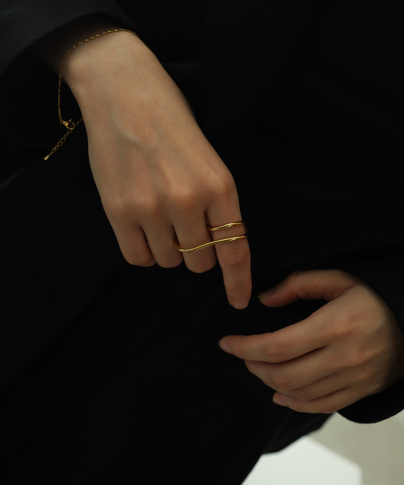 着ける向きを変えることで2種類の違った表情を楽しむことができます