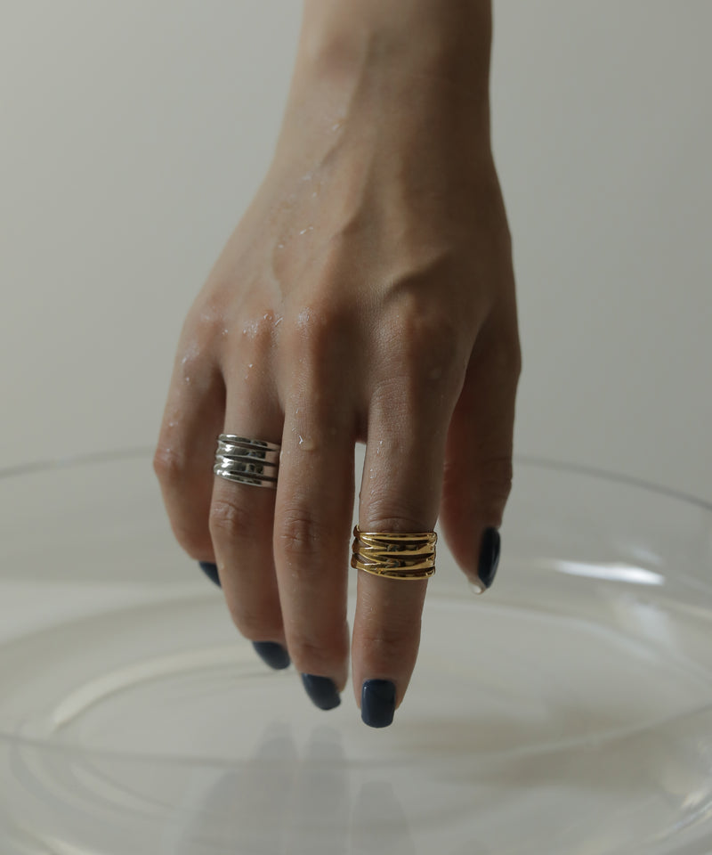 汗や水に強く変色しにくいためお風呂や温泉、プール、海でもつけっぱなし◎