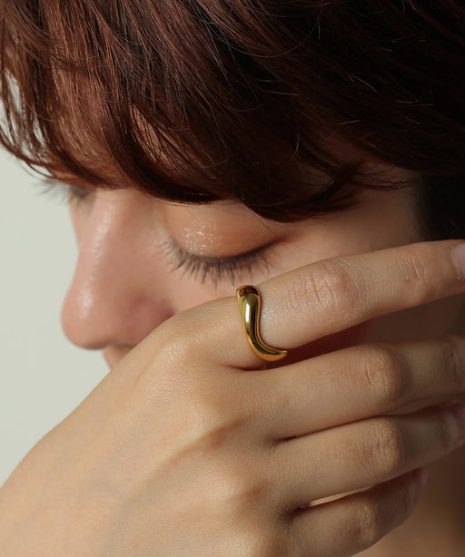 金属アレルギーを起こしにくいサージカルステンレス素材