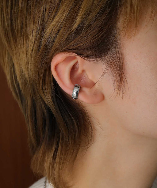 金属アレルギーを起こしにくいサージカルステンレス素材